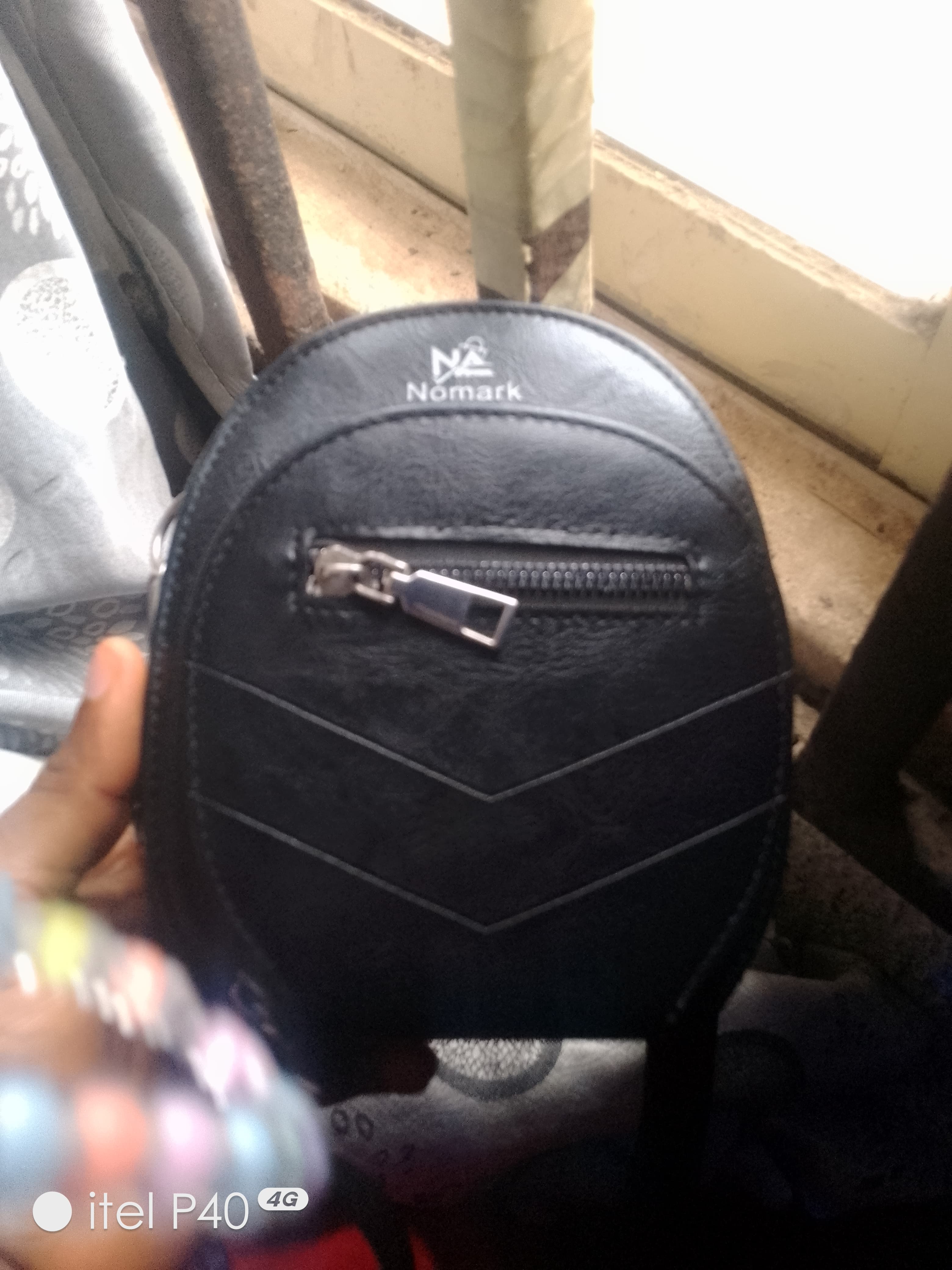 Clean leather shoulder bag